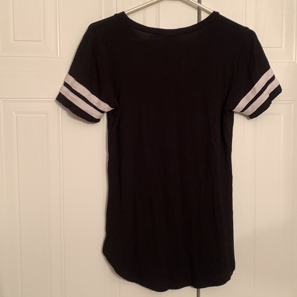 🍀Urban Heritage Saint Patrick’s Day T-Shirt - Picture 6 of 7